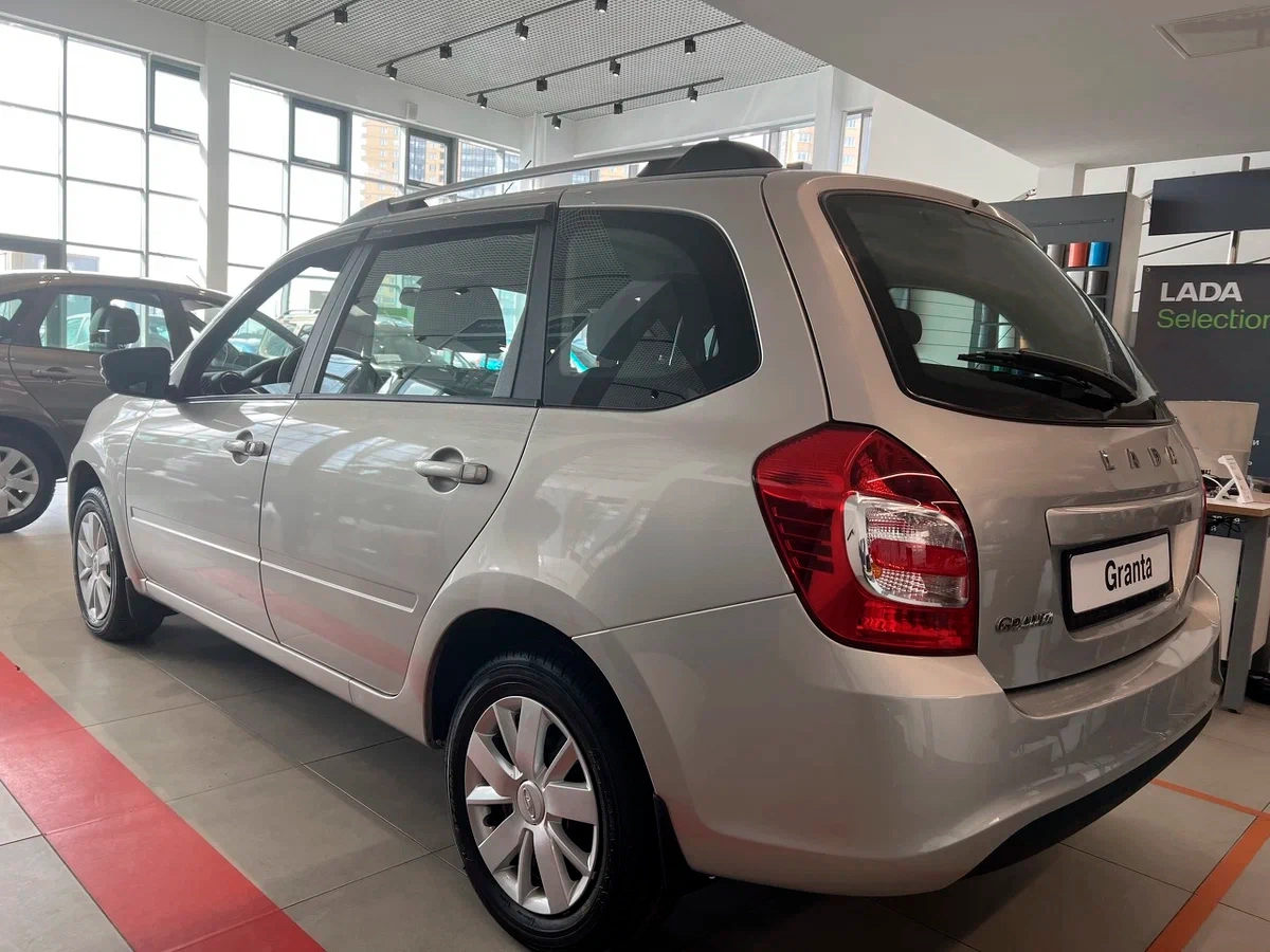 Lada Granta Универсал в Новосибирск - фото №2
