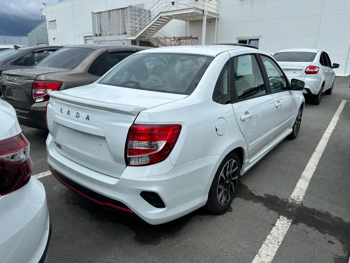 Lada Granta Sportline в Новосибирск - еще фото